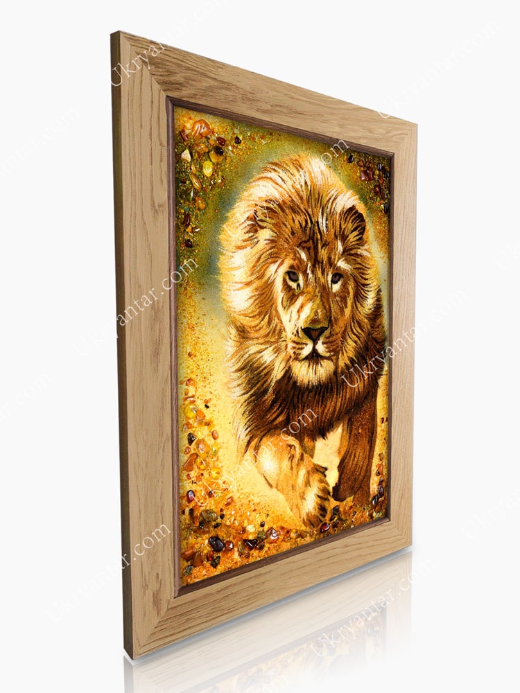 Лидер прайда | Купить картину со львом из янтаря — Ukryantar